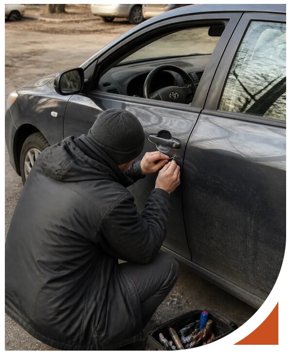 Профессиональное вскрытие автомобиля Тойота без повреждений в Апатитах